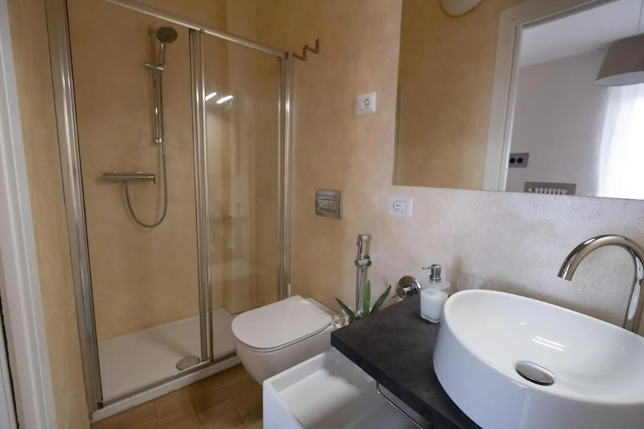Cute & Cozy Rooms Train Station Bergamo 0*,  Italien