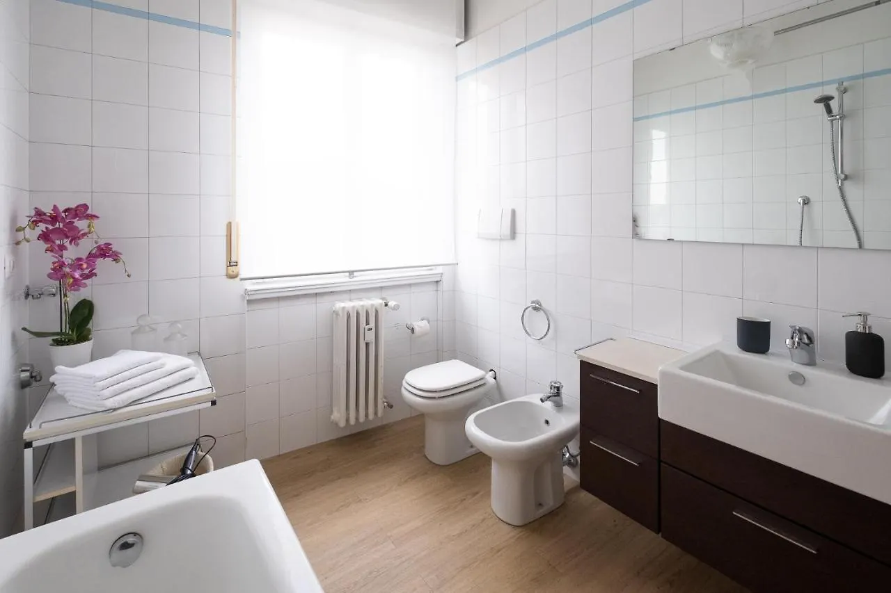Cute & Cozy Rooms Train Station Bergamo 0*,